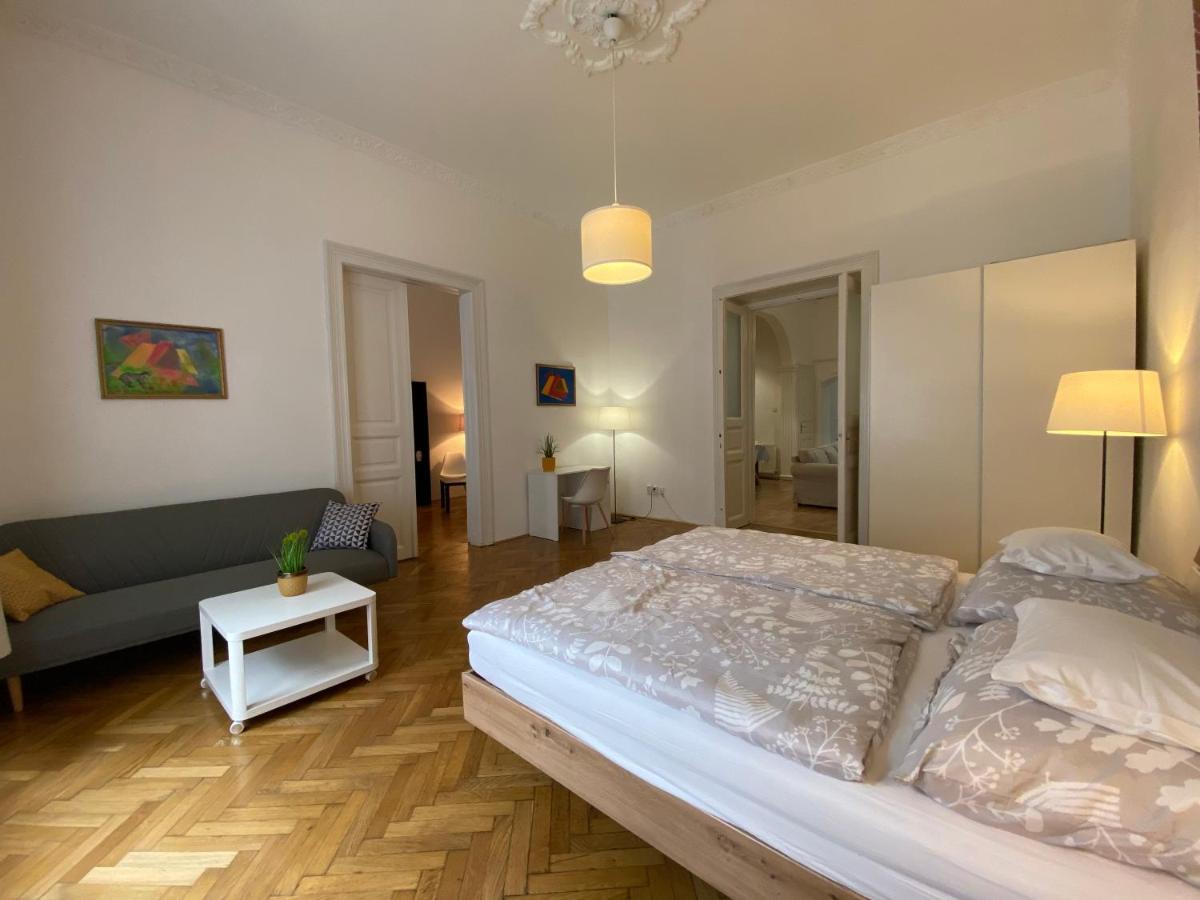 3 Bedrooms- Central Quarter Apartment Budapest Exterior photo