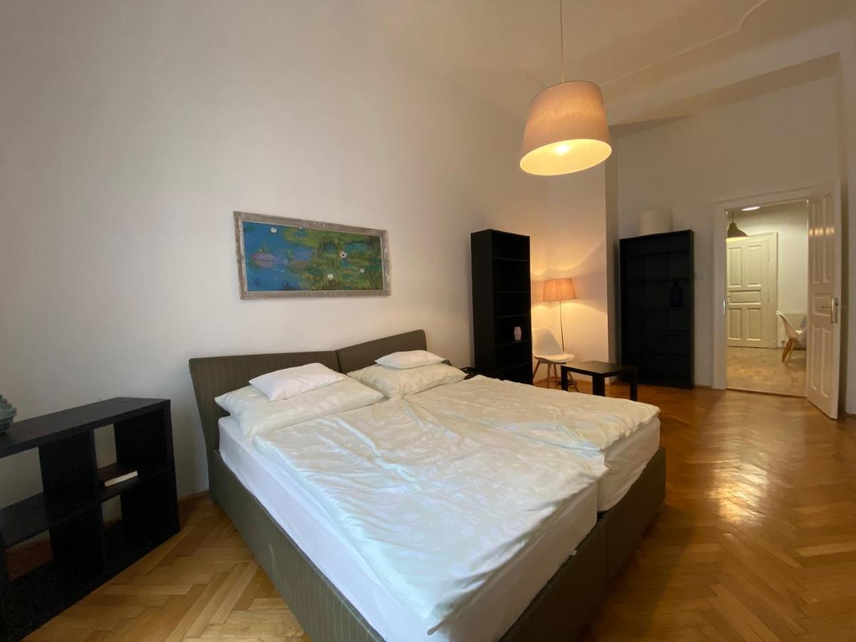 3 Bedrooms- Central Quarter Apartment Budapest Exterior photo
