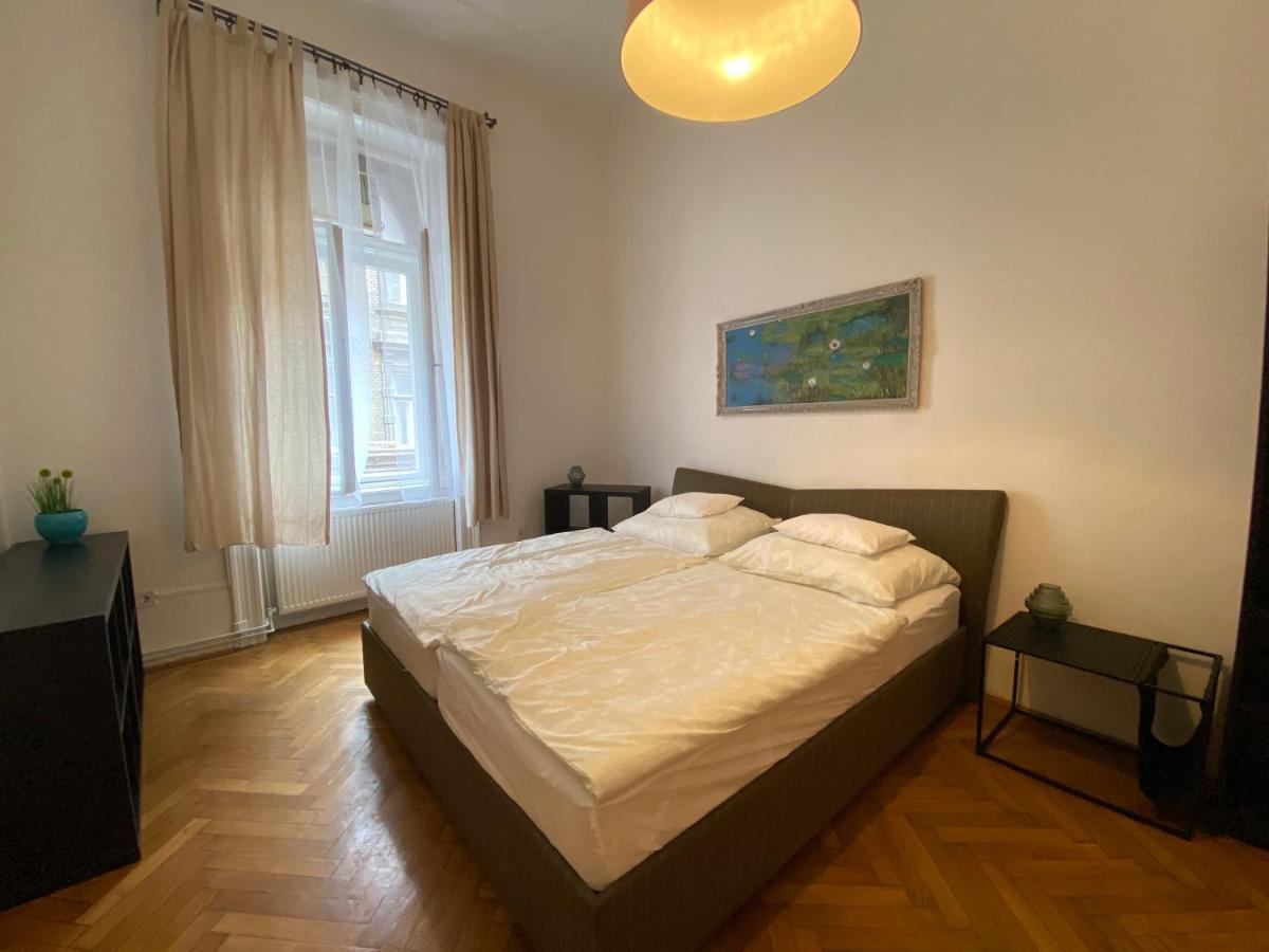 3 Bedrooms- Central Quarter Apartment Budapest Exterior photo